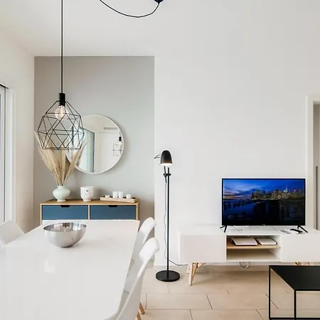 3 By Quokka 360 - Romantic One-bedroom Flat With Large Terrace *