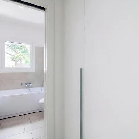 3 By Quokka 360 - Romantic One-bedroom Flat With Large Terrace