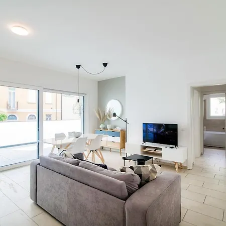 3 By Quokka 360 - Romantic One-bedroom Flat With Large Terrace דירה *