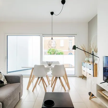 3 By Quokka 360 - Romantic One-bedroom Flat With Large Terrace דירה *