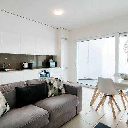 3 By Quokka 360 - Romantic One-bedroom Flat With Large Terrace דירה *