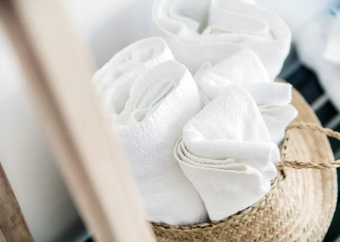 3 By Quokka 360 - Romantic One-bedroom Flat With Large Terrace Brissago