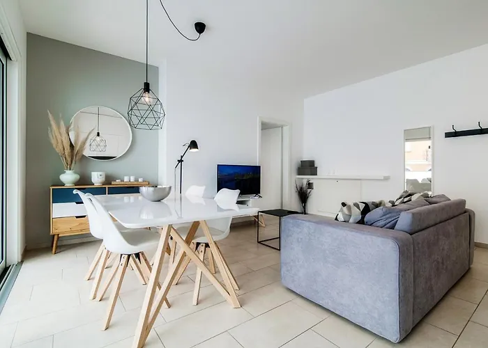 3 By Quokka 360 - Romantic One-bedroom Flat With Large Terrace *