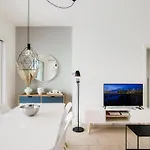 3 By Quokka 360 - Romantic One-bedroom Flat With Large Terrace *