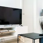 3 By Quokka 360 - Romantic One-bedroom Flat With Large Terrace بريساغو